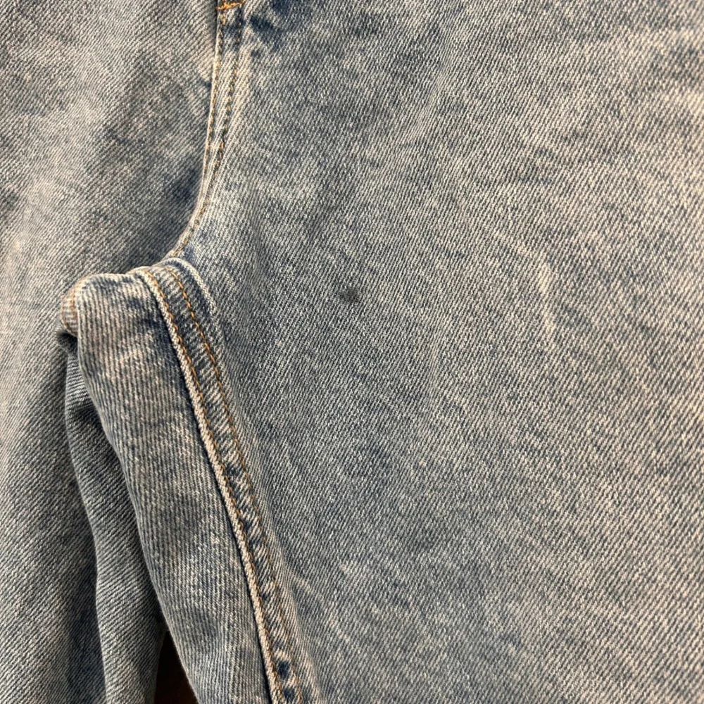 HM Mom High Waist Jeans Light Blue Wash Raw Hem Tapered Leg Womens Size 8